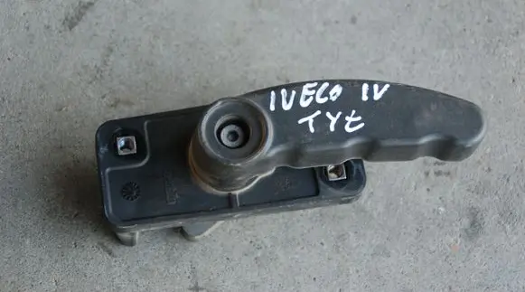 Iveco Daily 4th gen Rear door handle trim 130KM 35S13