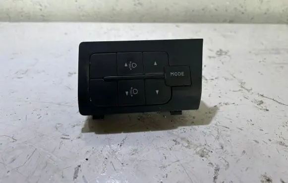 Fog light switch