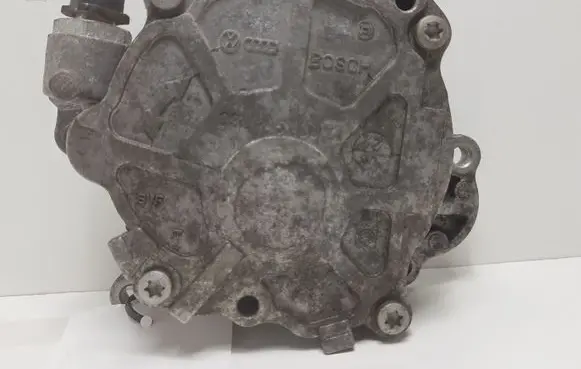 Volkswagen Touran I Vacuum pump 03L145100