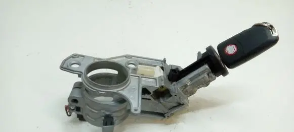 Opel Zafira B Ignition lock N0501882 N0501881 58105068