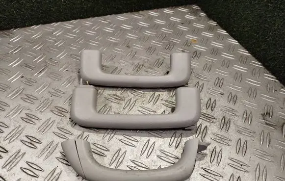 Mitsubishi Pajero A set of handles for the ceiling 
