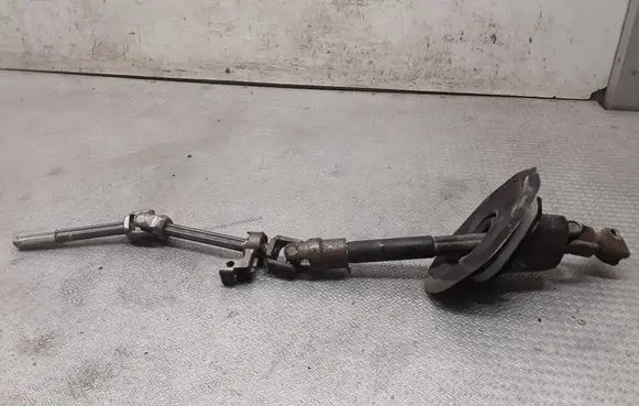 Volkswagen Touareg I Steering column universal joint 