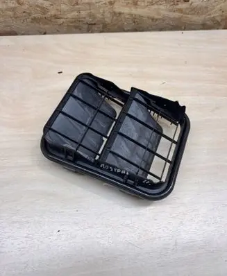 Renault Austral Quarter panel pressure vent 