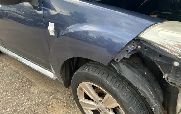 Peugeot 4007 Fender