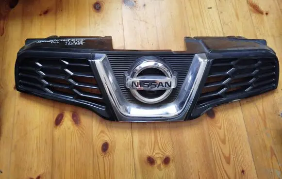 Nissan Qashqai+2 Front bumper upper radiator grill 62310BR10A
