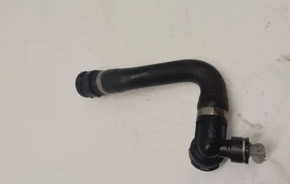 Mercedes-Benz GLC X253 C253 Engine coolant pipe/hose A2535018182