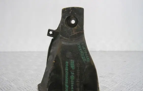 BMW 2 Active Tourer U06 Engine mount bracket 6771072