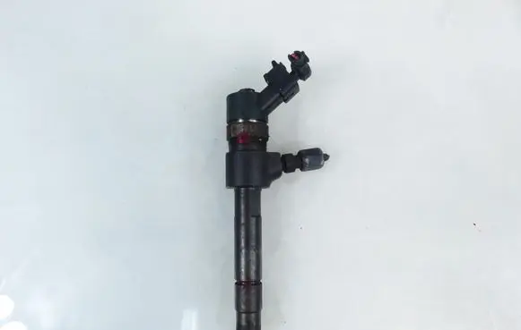 Opel Zafira B Fuel injector 0445110276