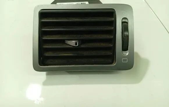 Peugeot 307 Dash center air vent grill 9634498977