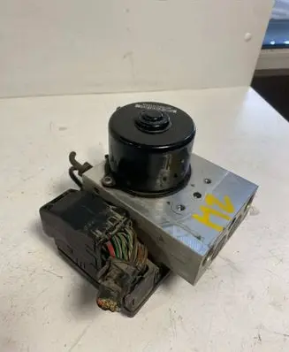 Volvo V70 ABS Pump 30714956 P30714952 10092504113