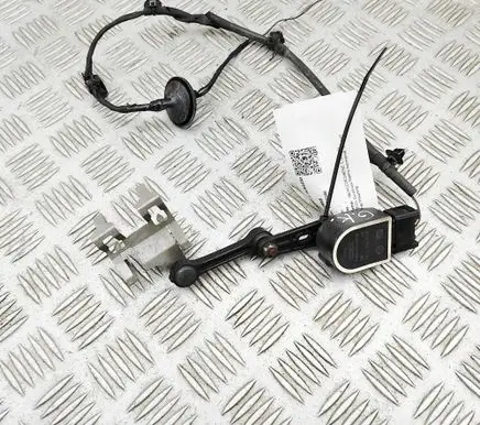 Mercedes-Benz E W213 Rear air suspension level height sensor A0009053704