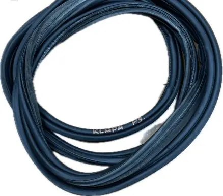 GMC Yukon Seal rubber (tailgate) 74567465