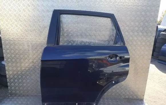 Chevrolet Captiva Rear door 