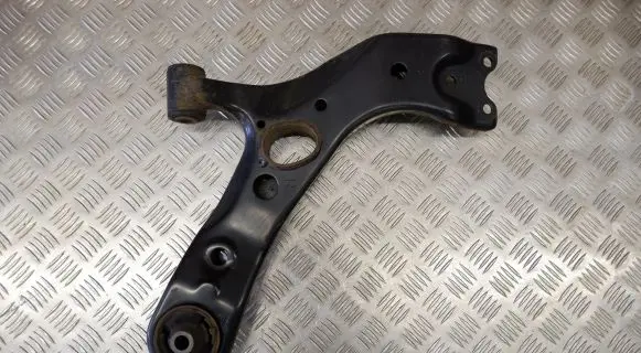 Toyota RAV 4 (XA40) Front lower control arm/wishbone 4806842060