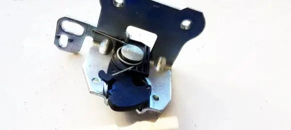 Mercedes-Benz C AMG W204 Seat back rest lock catch A2049200572