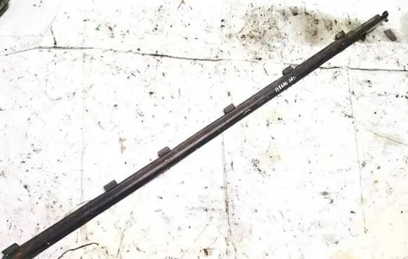 Volkswagen Polo Front door glass trim molding 