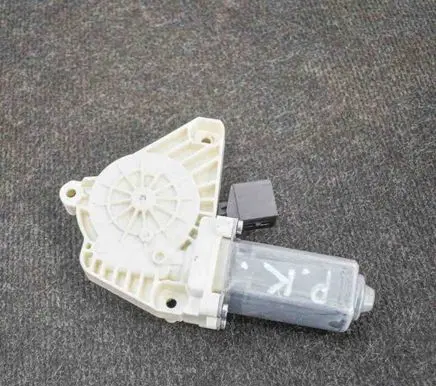 Mercedes-Benz E A207 Front door window regulator motor