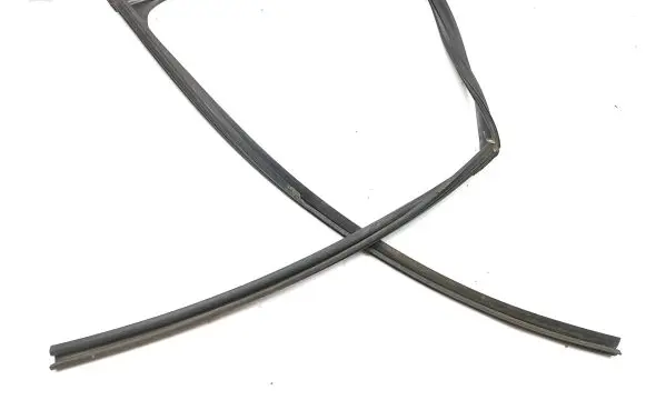 Lexus IS III XE30 Rubber seal front door (on door) 6814153040