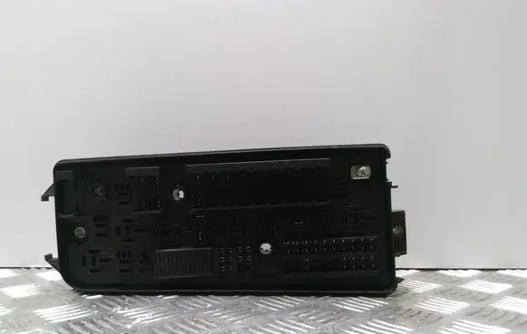 Opel Vectra C Fuse module 13144708 519066021