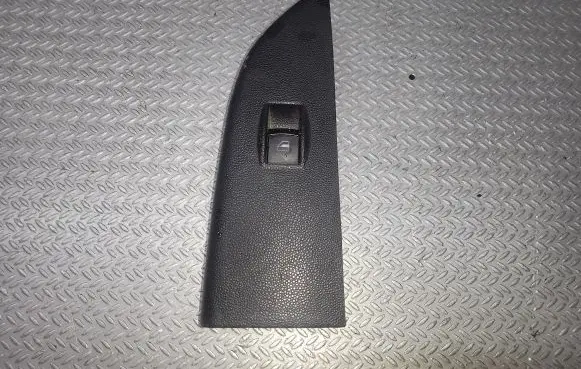 Skoda Fabia Mk1 (6Y) Electric window control switch 6Y1867228