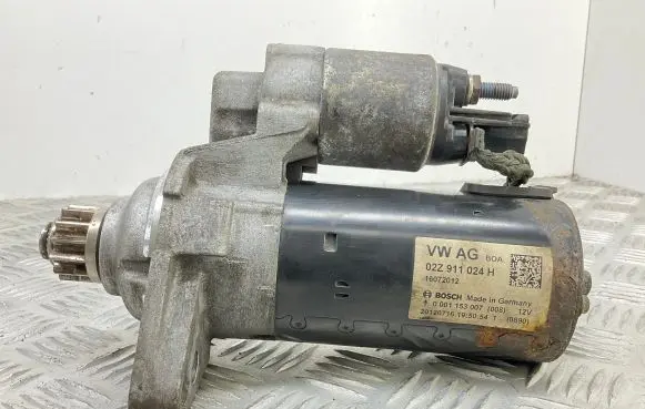 Volkswagen Jetta VI Starter motor 02Z911024H