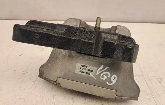 Hyundai i30 Engine mount bracket 21812S0100 21810S0100