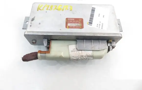 Audi 80 90 S2 B4 Engine control unit/module 4A0907379A 0265100056