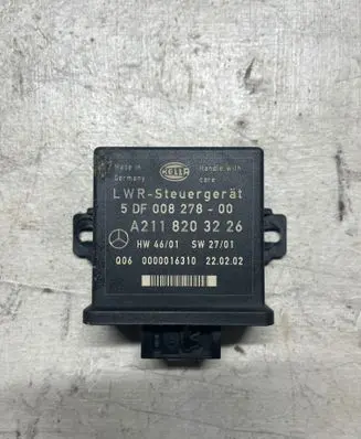 Mercedes-Benz E W211 Light module LCM 5DF00827800 0000016310 A2118203226