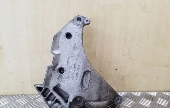 Volkswagen Golf Plus Engine mounting bracket 03L199207