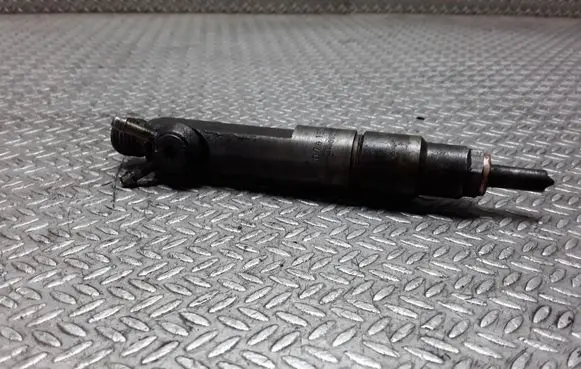 Volkswagen II LT Fuel injector 074130201G