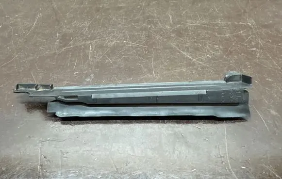 Toyota Prius (XW50) Rubber seal front door (on door) 