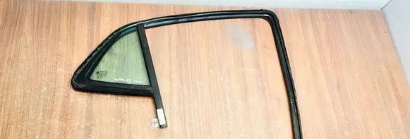 Opel Mokka Rear vent window glass 
