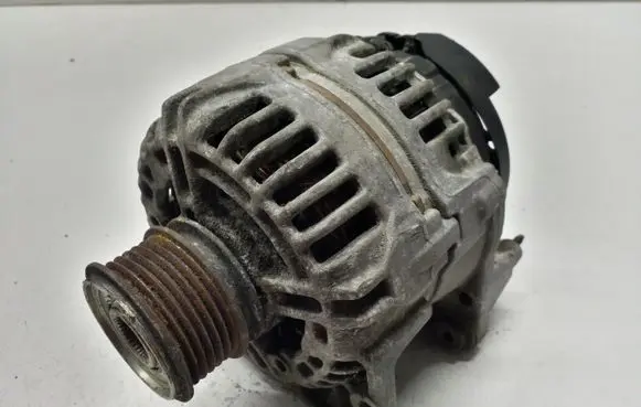 Seat Toledo IV (NH) Generator/alternator 06F903023D