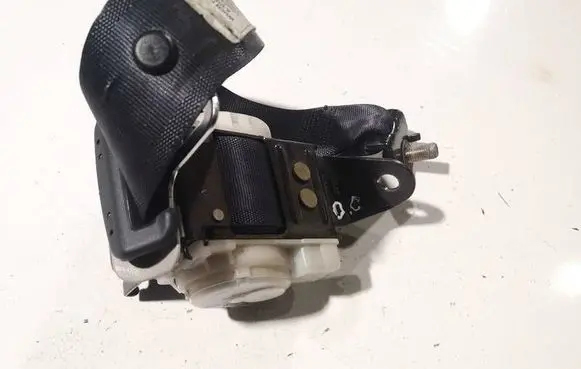Honda Civic Middle seatbelt (rear) 