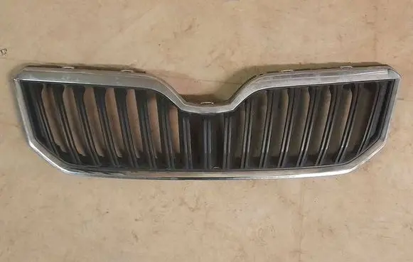 Skoda Yeti (5L) Front grill 5L0853668B