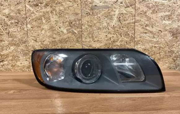 Volvo V50 Headlight/headlamp 30698886 0301198204