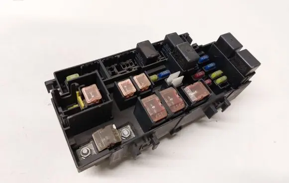 Subaru Impreza II Fuse box set 82241FE000 611023