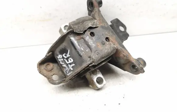 Skoda Roomster (5J) Engine mount bracket