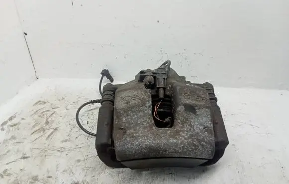 Mercedes-Benz C W204 Front brake caliper 20734K48X