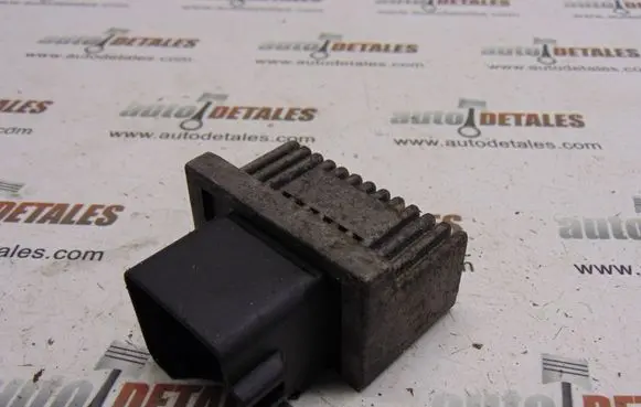 Glow plug pre-heat relay