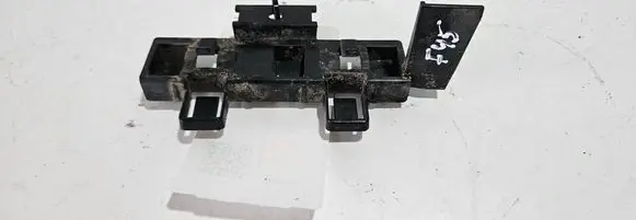 BMW 2 F45 Fender mounting bracket 7327319 19593510