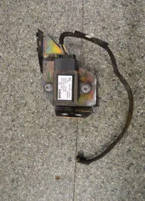 BMW 5 E39 ESP acceleration yaw rate sensor 6753694 0265005248