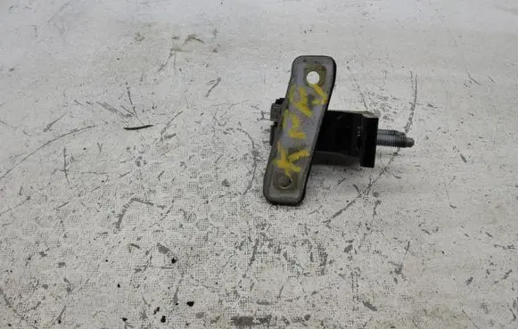 Mercedes-Benz C W205 Front door upper hinge