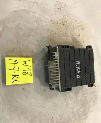 Mercedes-Benz Vito Viano W638 Engine control unit/module 0281001705 0235450632