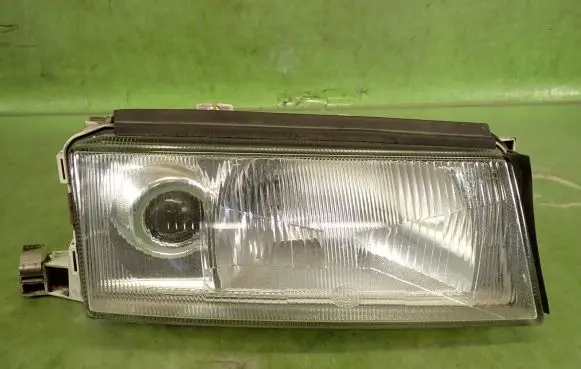 Skoda Octavia Mk1 (1U) Headlight/headlamp 246090-00