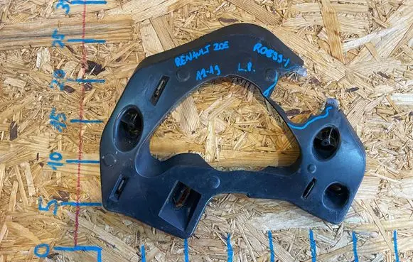 Renault Zoe Front bumper mounting bracket 1119973X R0899