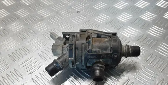 Thermostat/thermostat housing