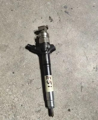 Toyota Corolla Verso AR10 Fuel injector 23670-0R180