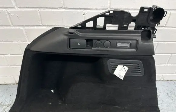Alfa Romeo Stelvio Trunk/boot side trim panel 1561570100