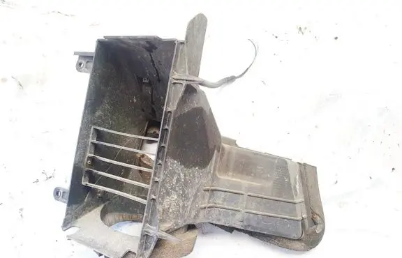 Toyota Corolla Verso AR10 Air intake duct part